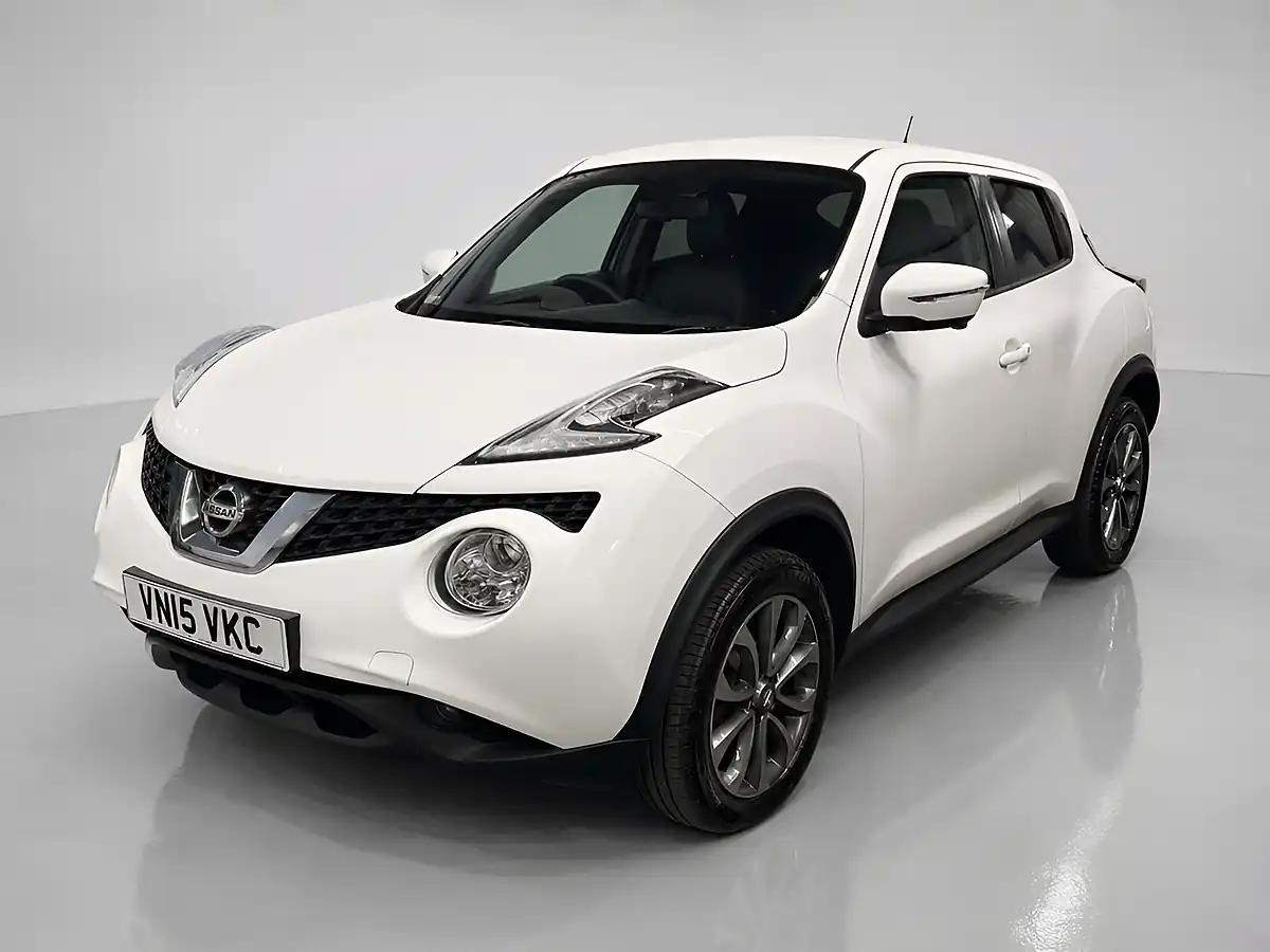 Used 2015 Nissan Juke Tekna Edition White - Front View