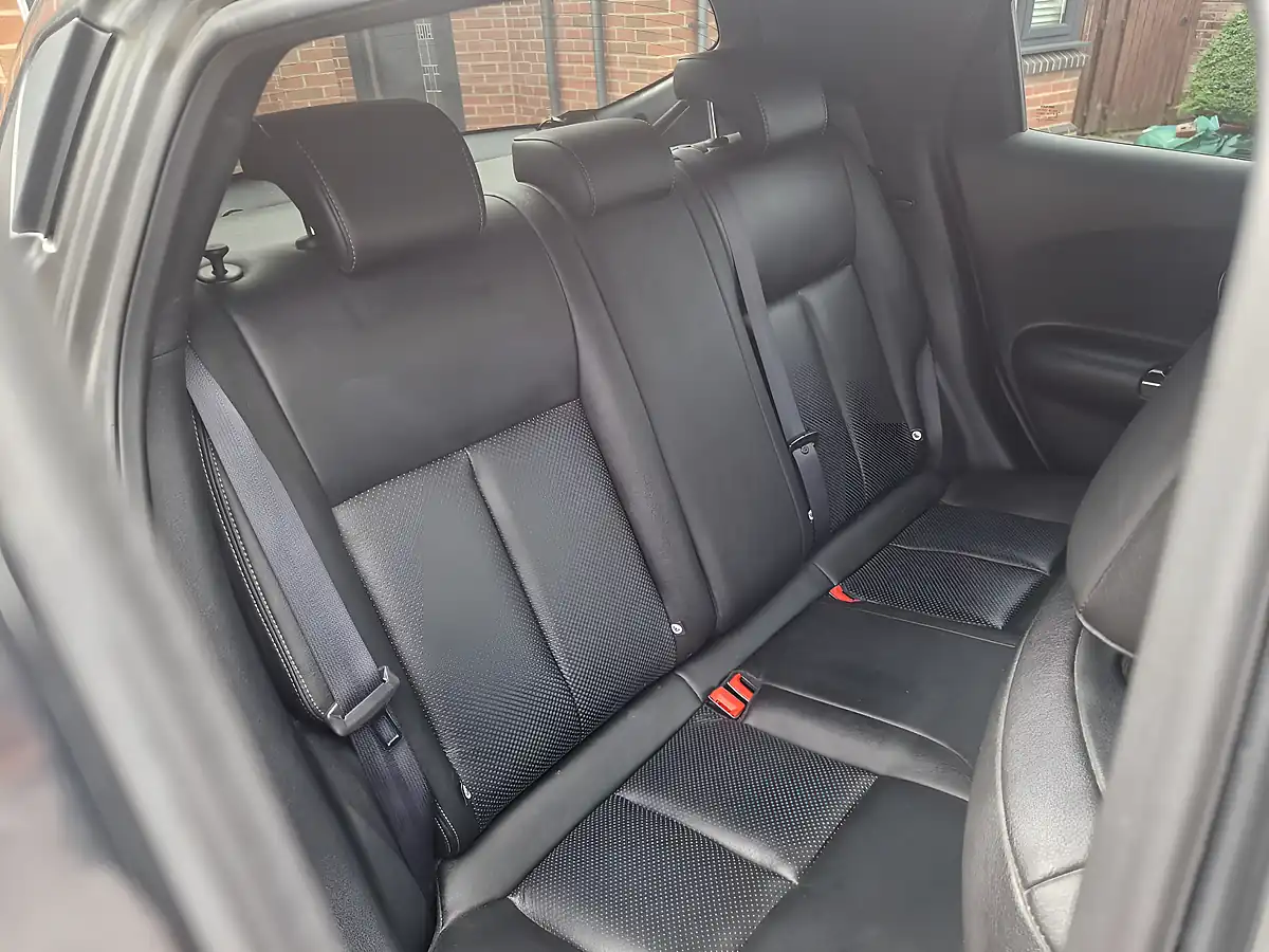 Used 2015 Nissan Juke Tekna Grey - Interior and Exterior details 15