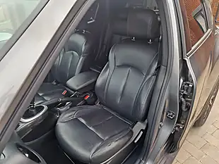 Used 2015 Nissan Juke Tekna Grey - Interior and Exterior details 18