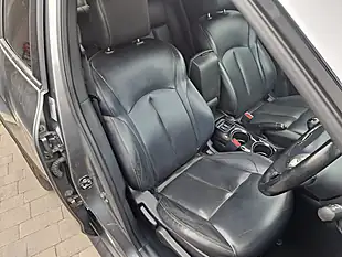 Used 2015 Nissan Juke Tekna Grey - Interior and Exterior details 4