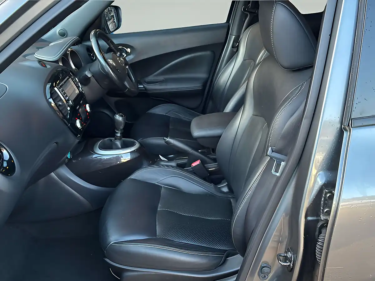 Used 2015 Nissan Juke Tekna Gun Metallic - Interior and Exterior details 10