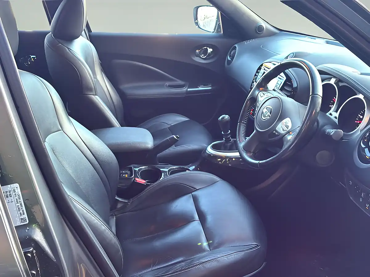 Used 2015 Nissan Juke Tekna Gun Metallic - Interior and Exterior details 6