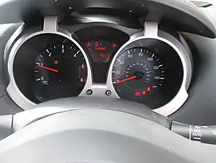 Used 2015 Nissan Juke Tekna Red - Interior and Exterior details 10