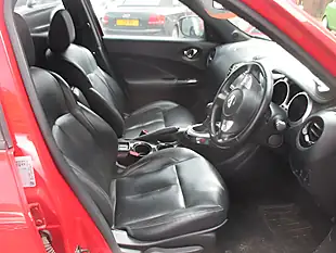 Used 2015 Nissan Juke Tekna Red - Interior and Exterior details 7
