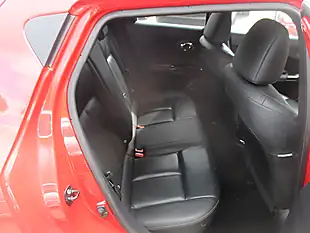 Used 2015 Nissan Juke Tekna Red - Interior and Exterior details 8