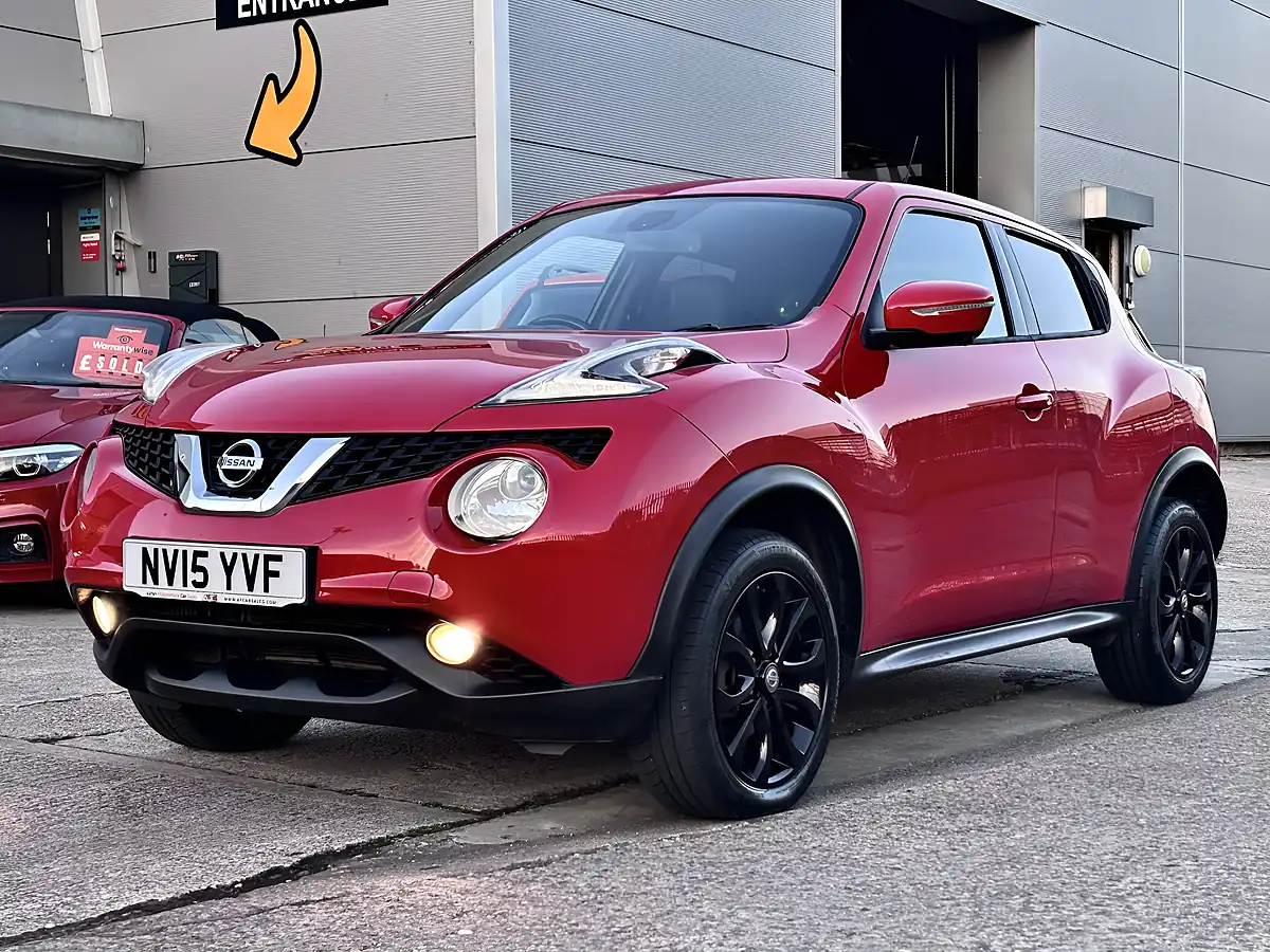 Used 2015 Nissan Juke Tekna Red - Interior and Exterior details 12