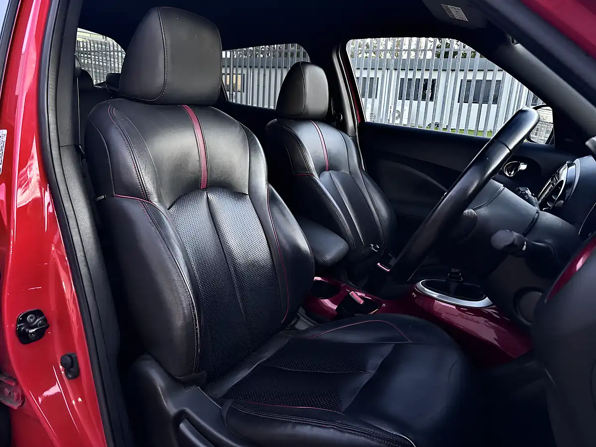 Used 2015 Nissan Juke Tekna Red - Interior and Exterior details 13