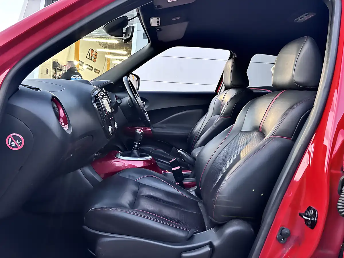 Used 2015 Nissan Juke Tekna Red - Interior and Exterior details 17