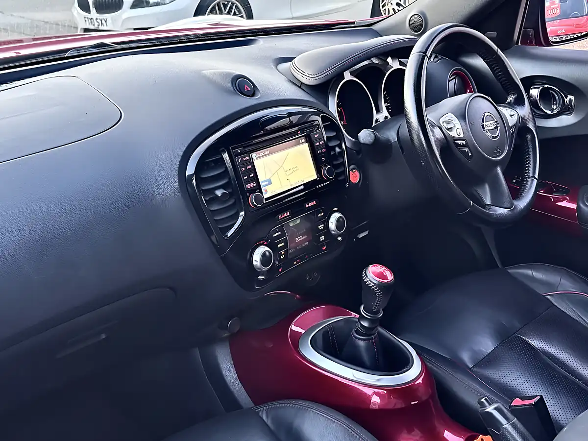 Used 2015 Nissan Juke Tekna Red - Interior and Exterior details 18