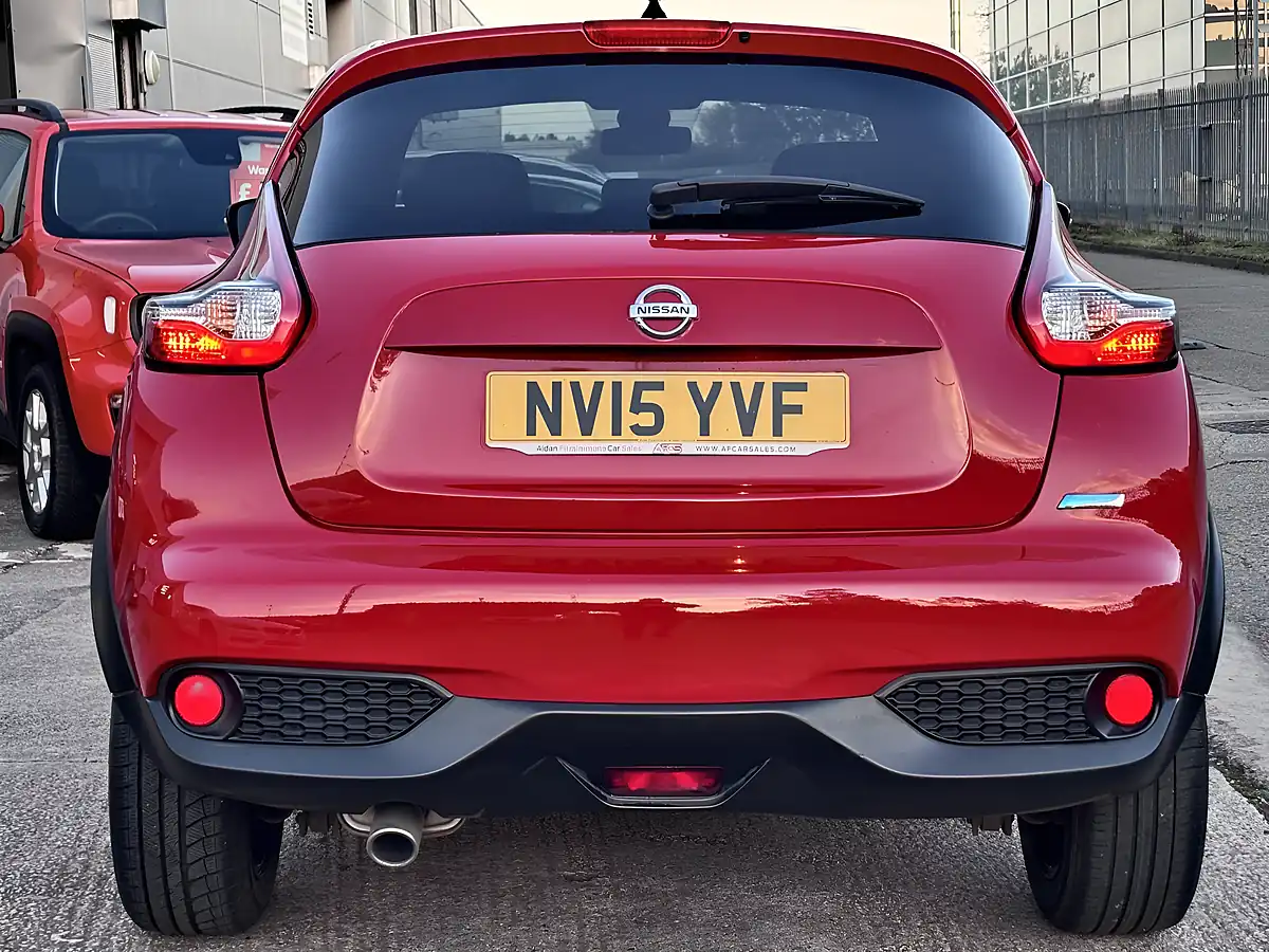 Used 2015 Nissan Juke Tekna Red - Interior and Exterior details 6