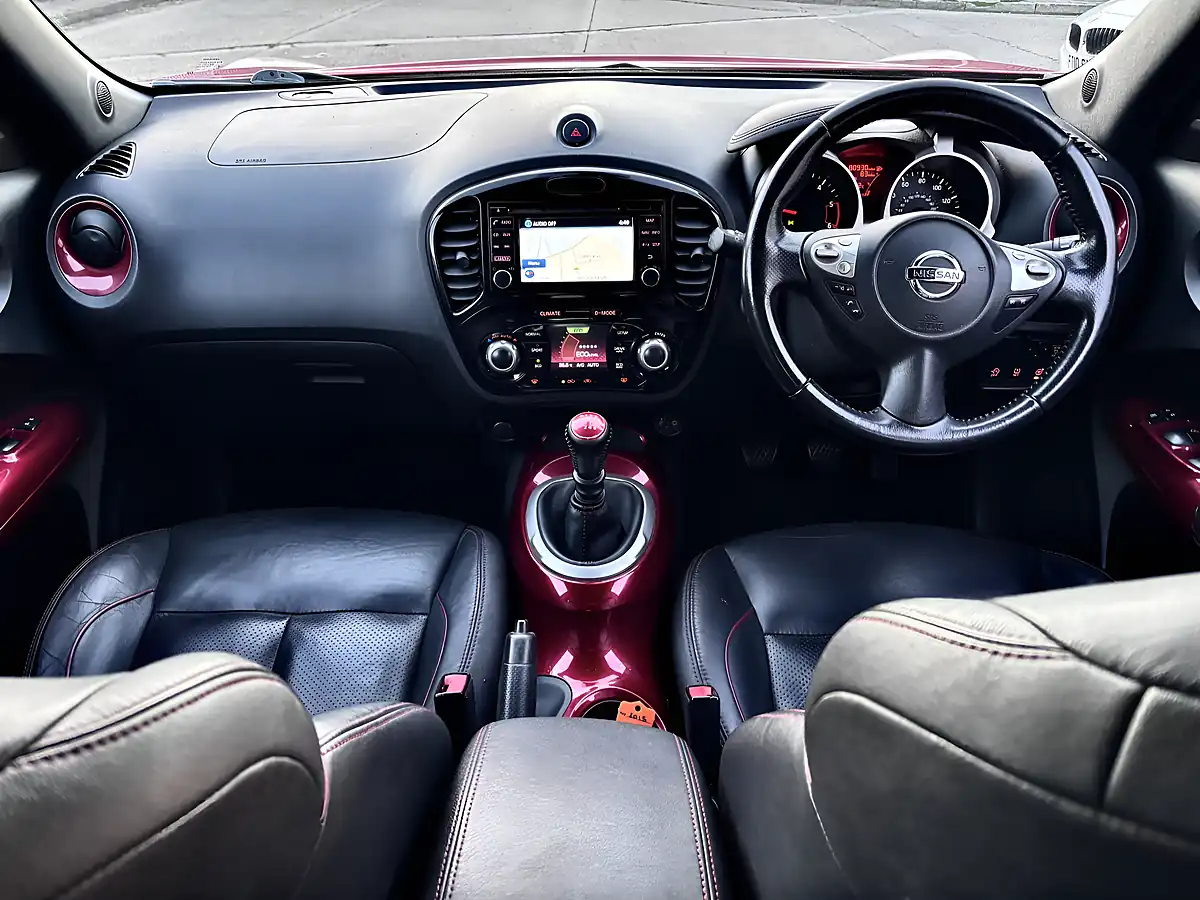 Used 2015 Nissan Juke Tekna Red - Interior and Exterior details 9