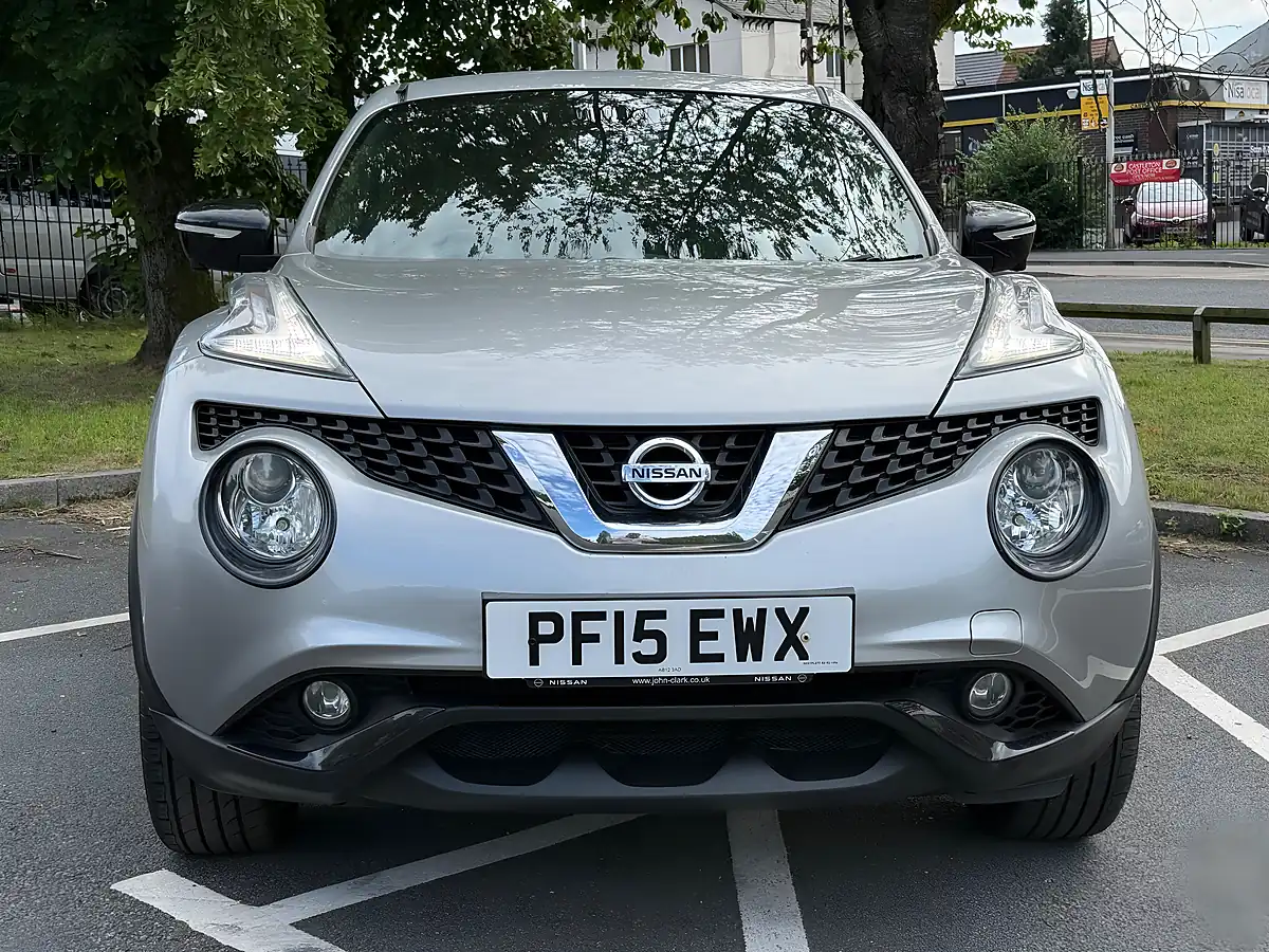 Used 2015 Nissan Juke Tekna Silver - Interior and Exterior details 3