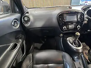 Used 2015 Nissan Juke Tekna Silver - Interior and Exterior details 11