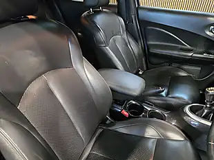 Used 2015 Nissan Juke Tekna Silver - Interior and Exterior details 13