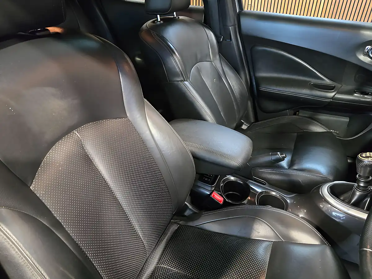 Used 2015 Nissan Juke Tekna Silver - Interior and Exterior details 13