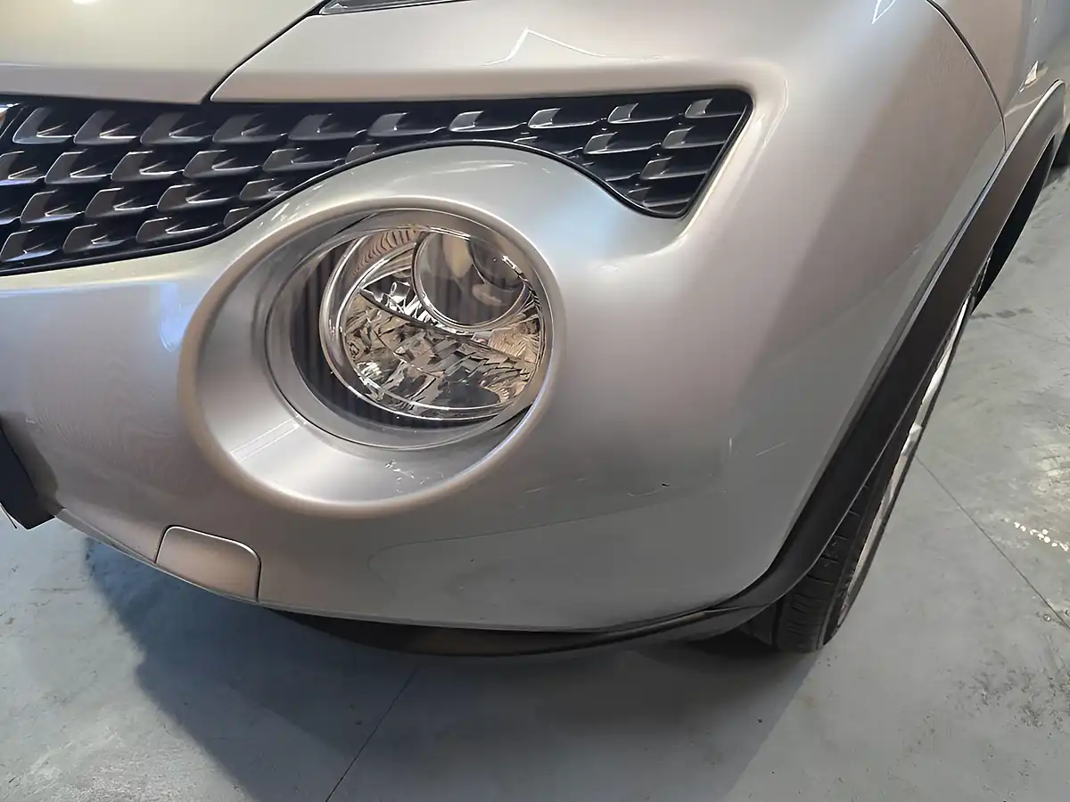 Used 2015 Nissan Juke Tekna Silver - Interior and Exterior details 17
