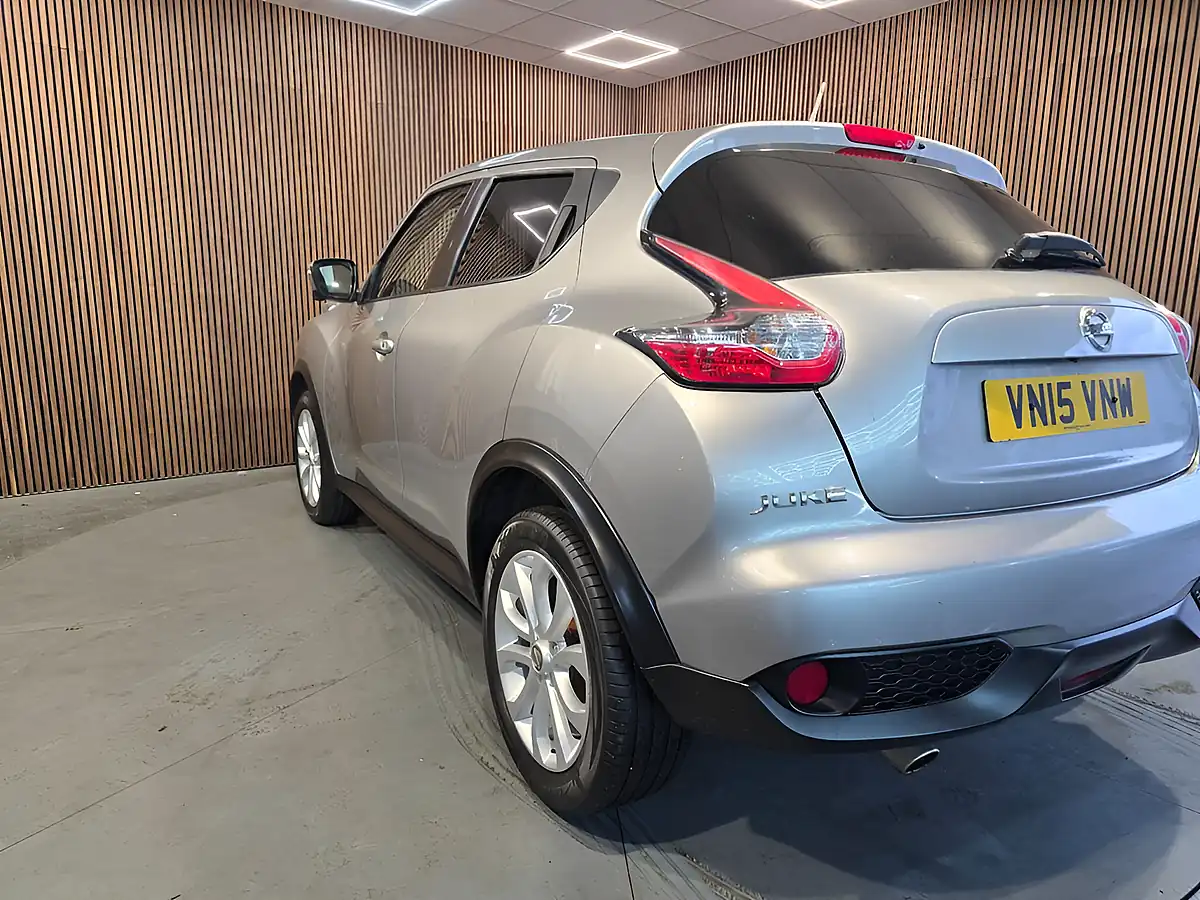 Used 2015 Nissan Juke Tekna Silver - Interior and Exterior details 4