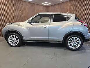 Used 2015 Nissan Juke Tekna Silver - Interior and Exterior details 5