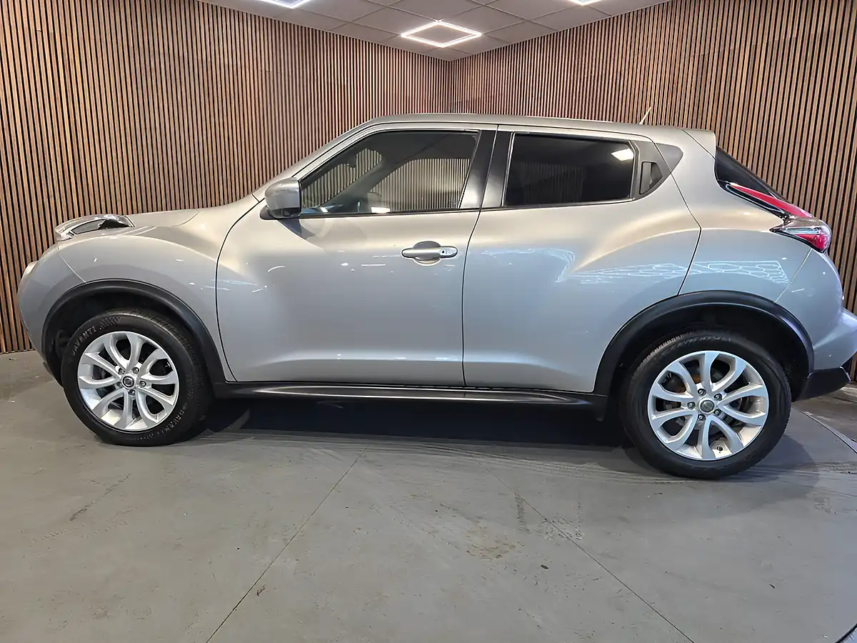 Used 2015 Nissan Juke Tekna Silver - Interior and Exterior details 5