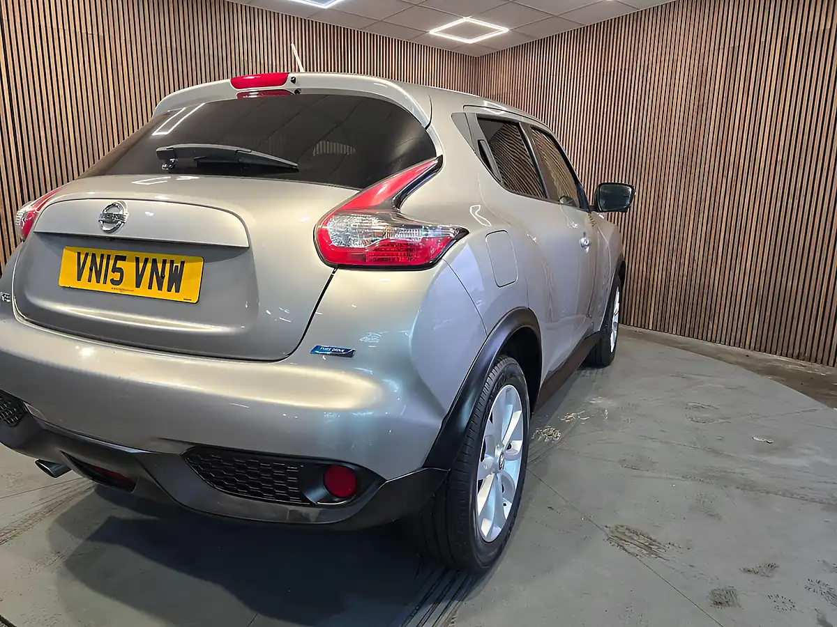 Used 2015 Nissan Juke Tekna Silver - Interior and Exterior details 8