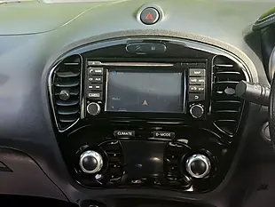 Used 2015 Nissan Juke Tekna Storm White - Interior and Exterior details 16