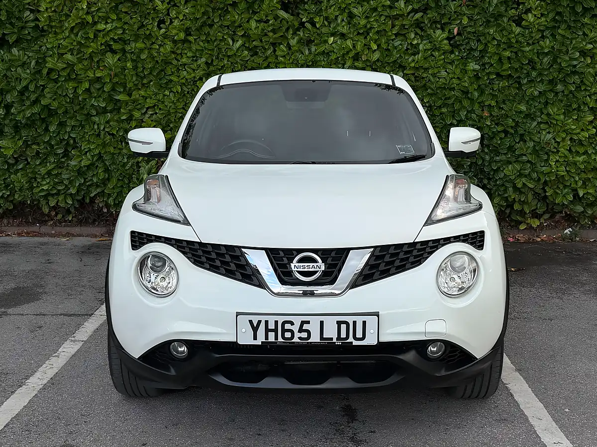 Used 2015 Nissan Juke Tekna Storm White - Interior and Exterior details 3