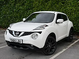 Used 2015 Nissan Juke Tekna Storm White - Interior and Exterior details 4