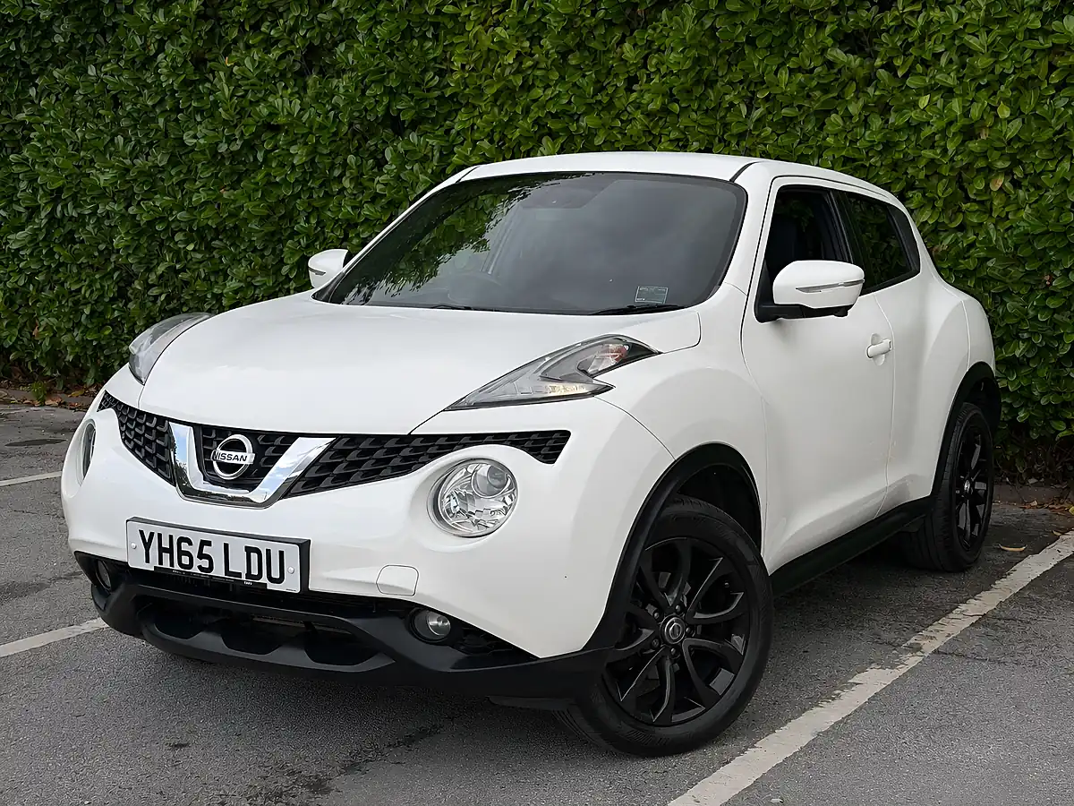 Used 2015 Nissan Juke Tekna Storm White - Interior and Exterior details 4