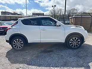 Used 2015 Nissan Juke Tekna White - Interior and Exterior details 3