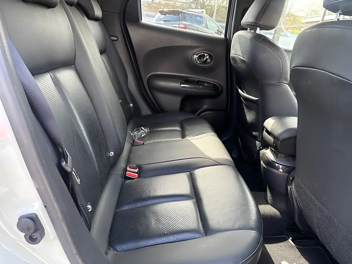 Used 2015 Nissan Juke Tekna White - Interior and Exterior details 9