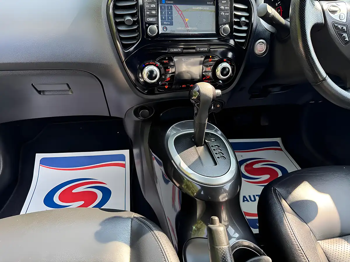 Used 2015 Nissan Juke Tekna White - Interior and Exterior details 17