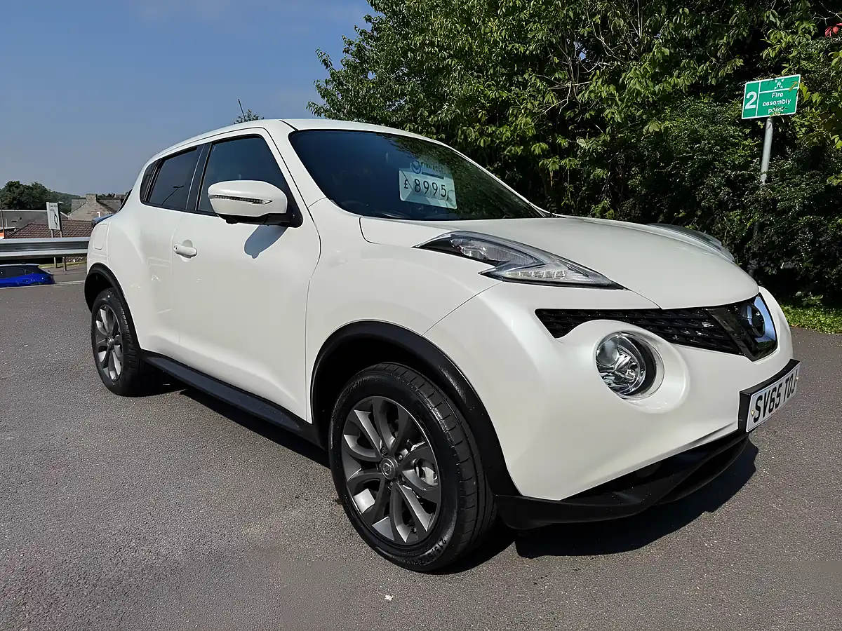 Used 2015 Nissan Juke Tekna White - Interior and Exterior details 2