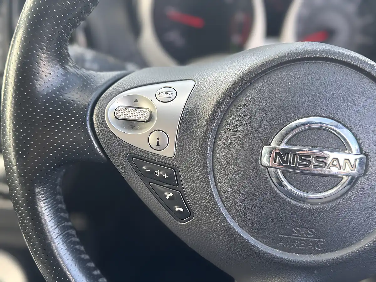 Used 2015 Nissan Juke Tekna White - Interior and Exterior details 15