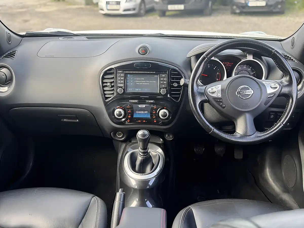 Used 2015 Nissan Juke Tekna White - Interior and Exterior details 19