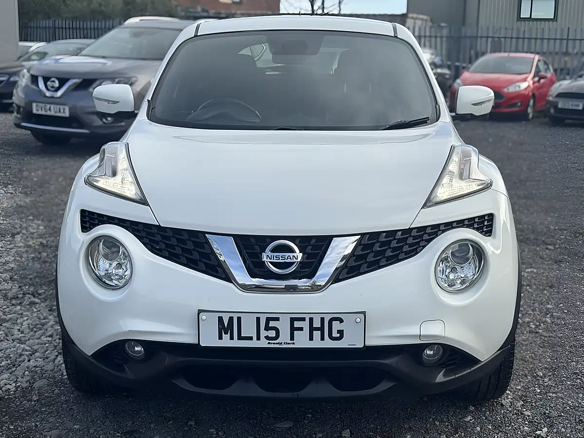 Used 2015 Nissan Juke Tekna White - Interior and Exterior details 2