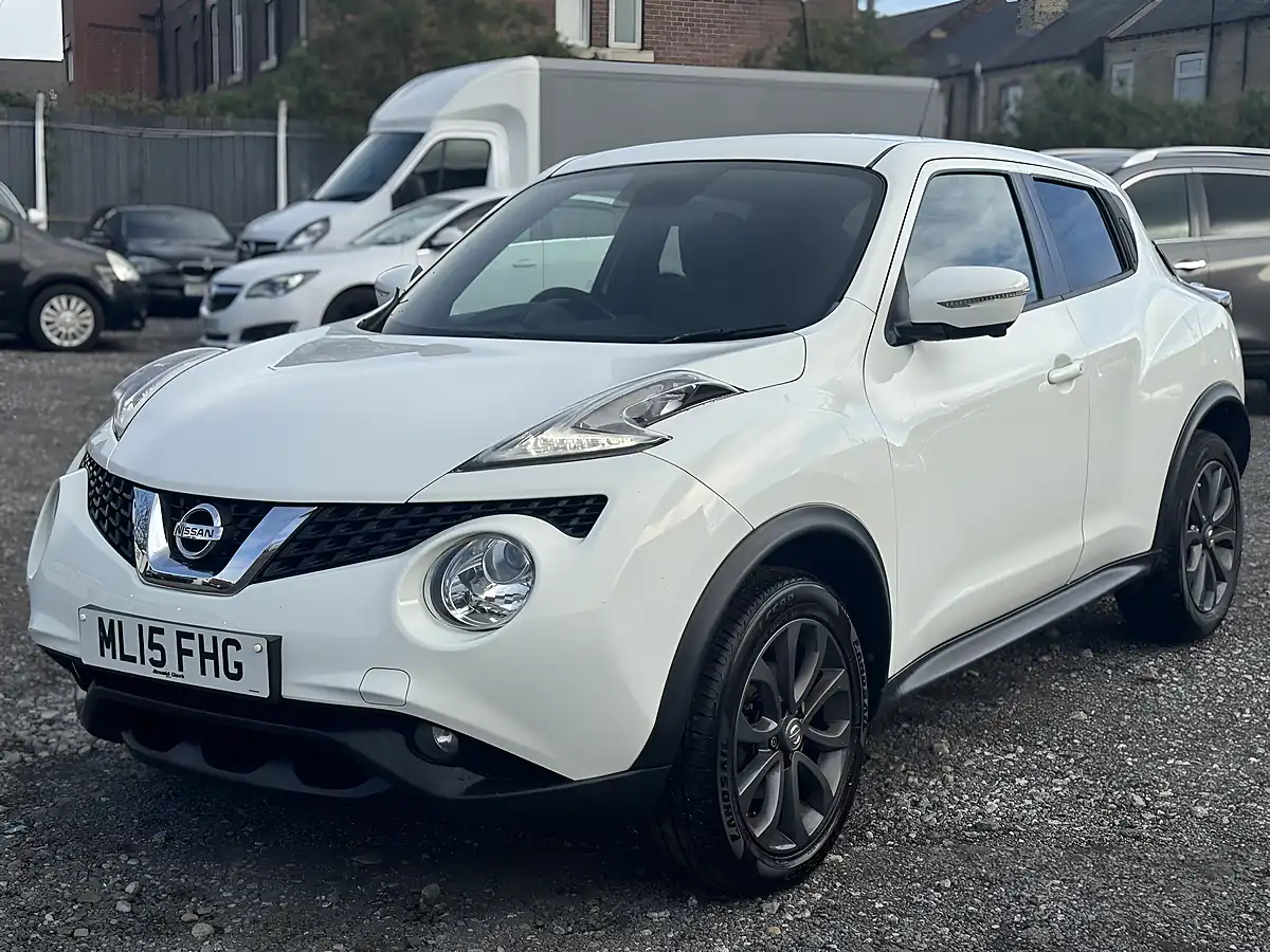 Used 2015 Nissan Juke Tekna White - Interior and Exterior details 3