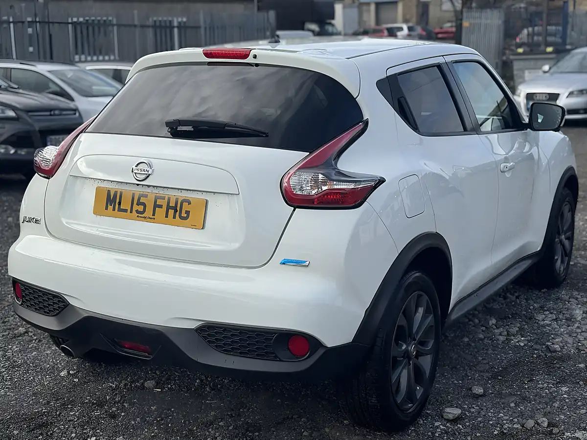 Used 2015 Nissan Juke Tekna White - Interior and Exterior details 7