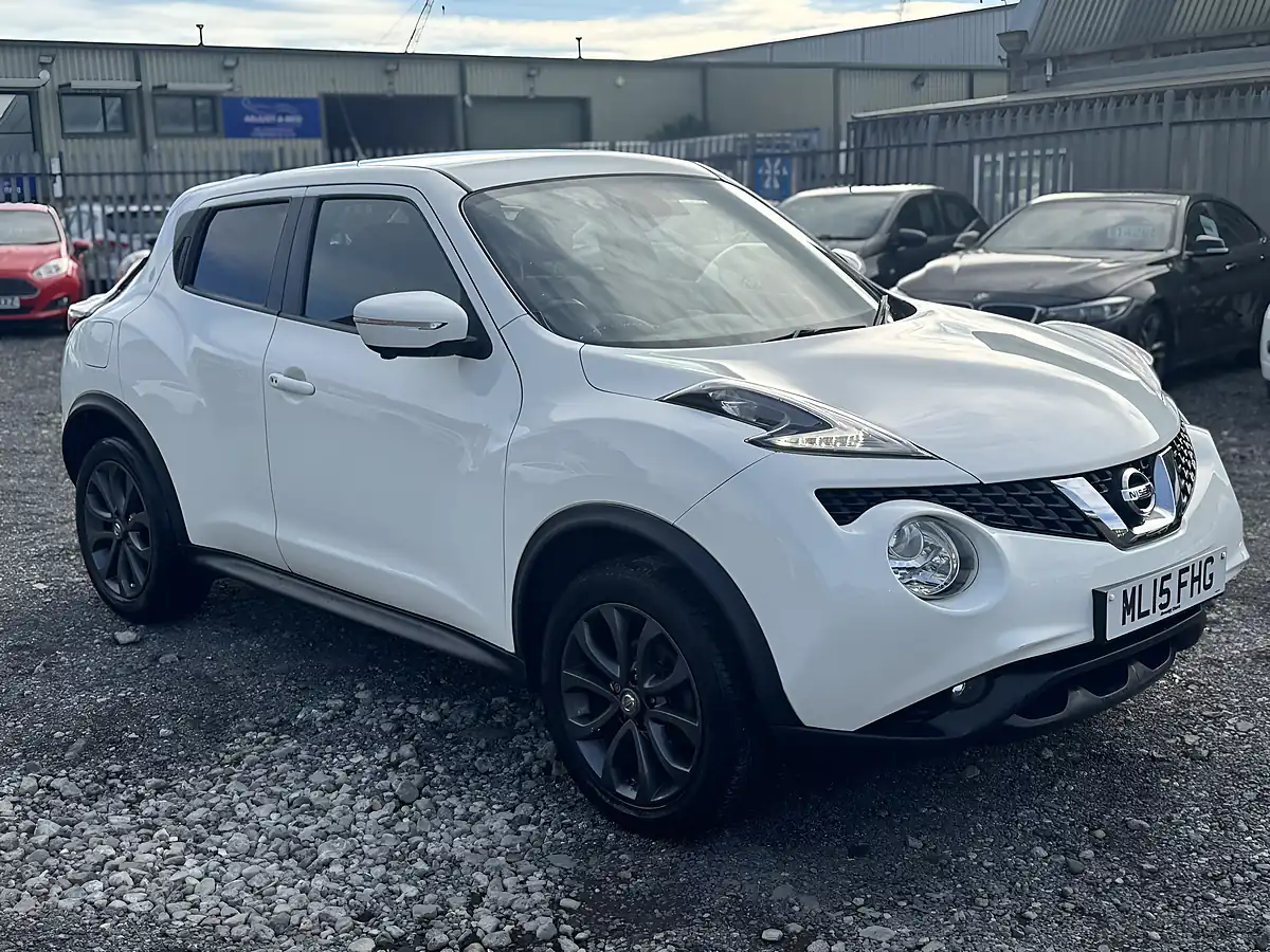 Used 2015 Nissan Juke Tekna White - Interior and Exterior details 9