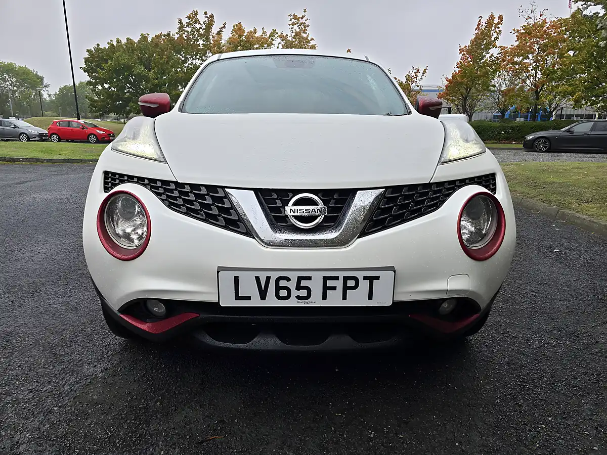 Used 2015 Nissan Juke Tekna White - Interior and Exterior details 7