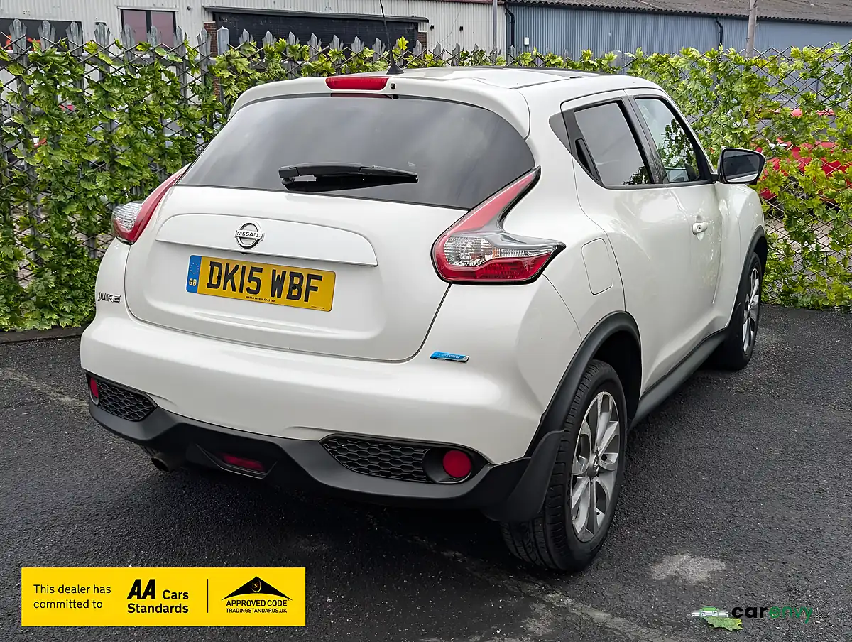 Used 2015 Nissan Juke Tekna White - Interior and Exterior details 10