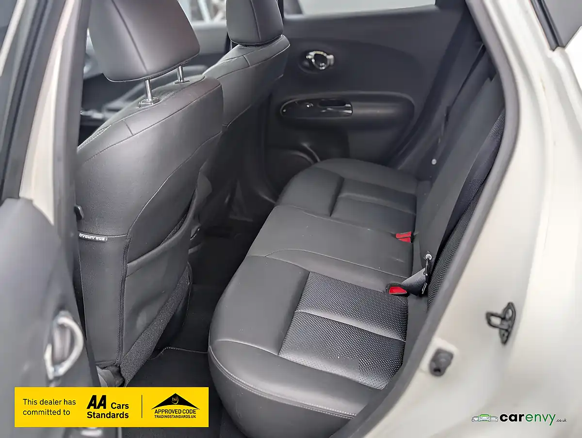 Used 2015 Nissan Juke Tekna White - Interior and Exterior details 15