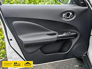 Used 2015 Nissan Juke Tekna White - Interior and Exterior details 17