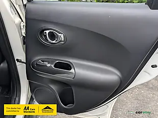 Used 2015 Nissan Juke Tekna White - Interior and Exterior details 18