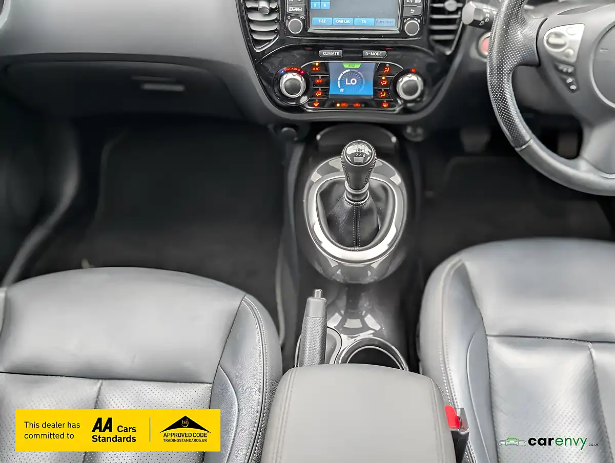 Used 2015 Nissan Juke Tekna White - Interior and Exterior details 19