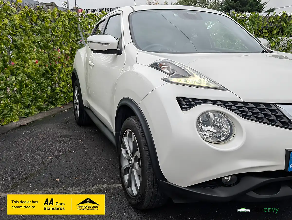 Used 2015 Nissan Juke Tekna White - Interior and Exterior details 2