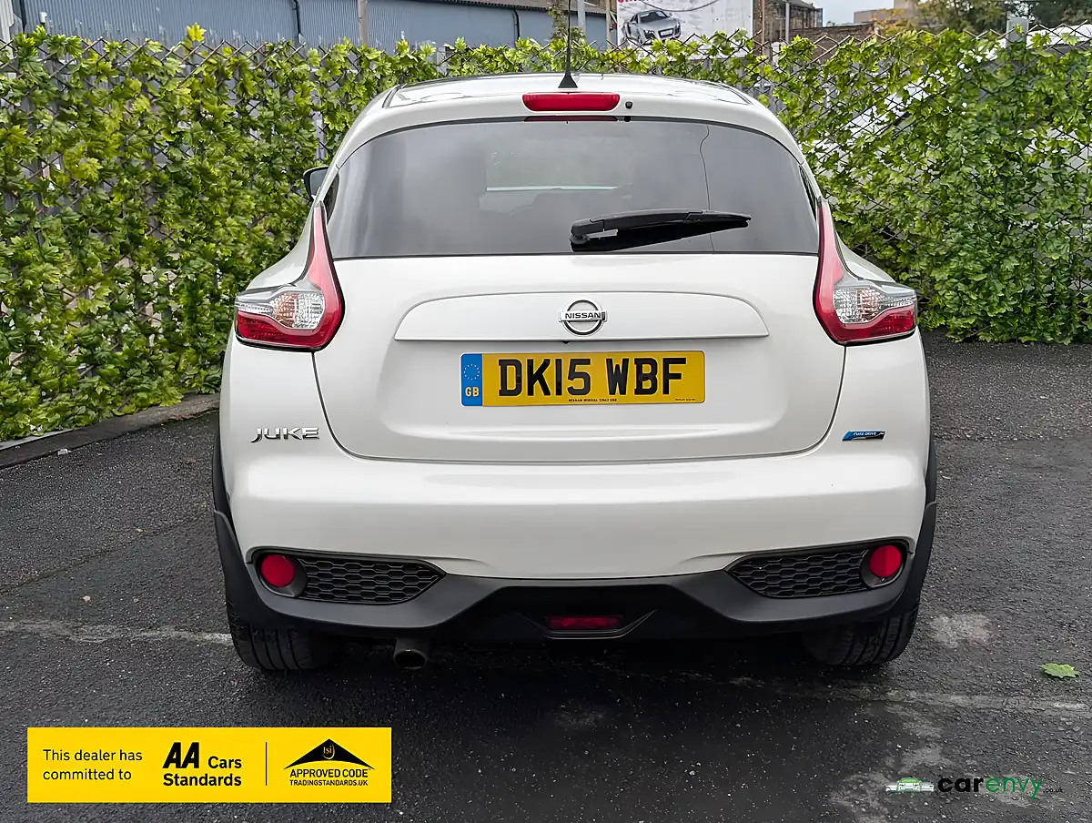 Used 2015 Nissan Juke Tekna White - Interior and Exterior details 9