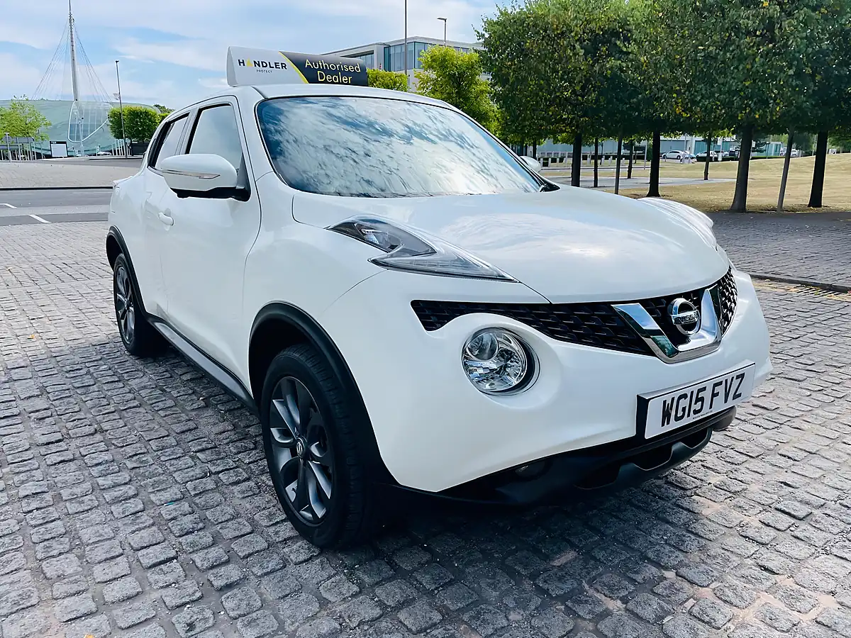 Used 2015 Nissan Juke Tekna White - Interior and Exterior details 10