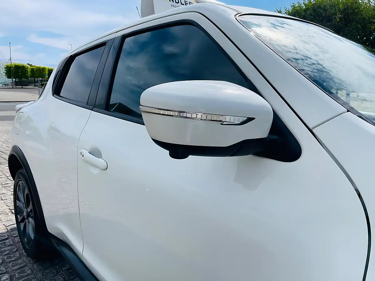Used 2015 Nissan Juke Tekna White - Interior and Exterior details 14