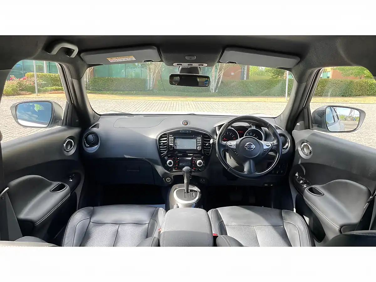 Used 2015 Nissan Juke Tekna White - Interior and Exterior details 15