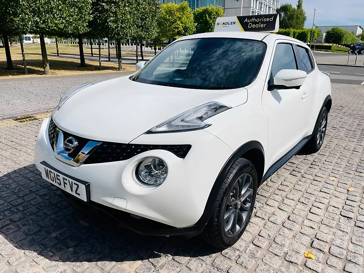 Used 2015 Nissan Juke Tekna White - Interior and Exterior details 4